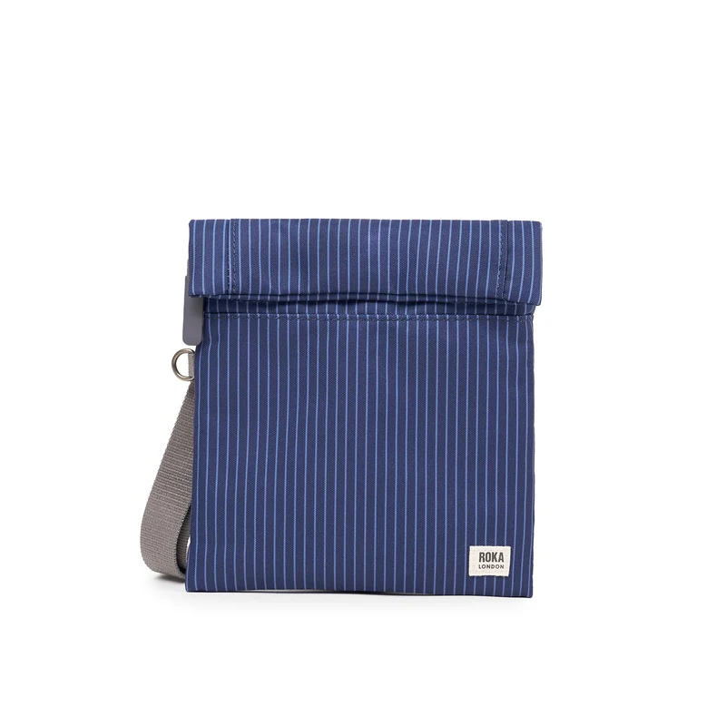 ROKA Stratford Kleine Tas van Gerecycled Nylon | Donkere Denim Krijtstreep