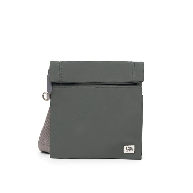 ROKA Stratford Kleine Gerecyclede Nylon Tas | Tijm