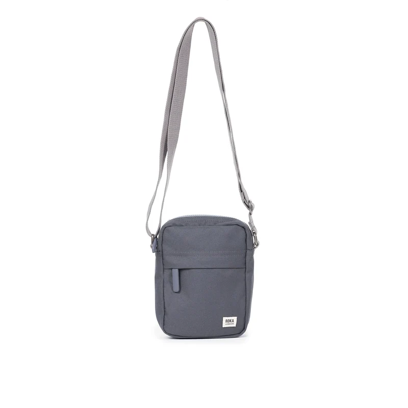 ROKA Bond Vervaagde zwarte tas van gerecycled canvas